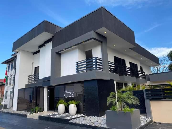 Hotel Ritzz ปารามารีโบ ภายนอก รูปภาพ